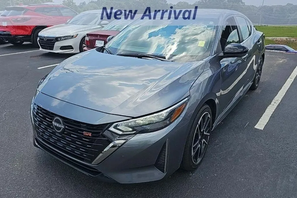 2024 Nissan Sentra SR photo 1
