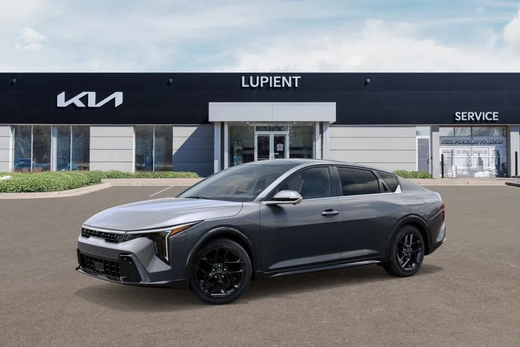 2025 Kia K4 GT-Line Turbo photo 1
