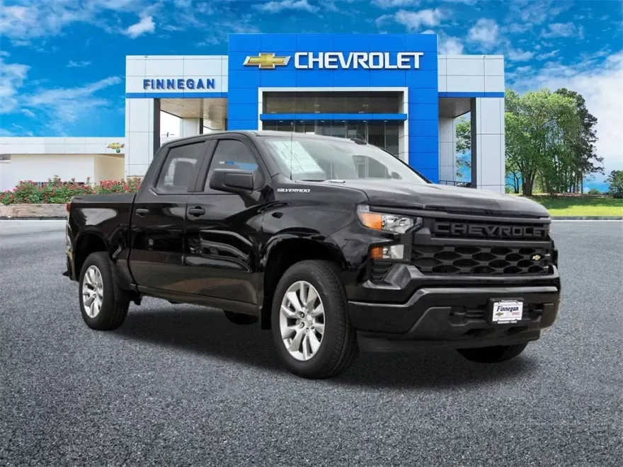 2025 Chevrolet Silverado 1500 Custom photo 1