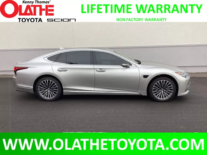 2024 Lexus LS 500h AWD photo 1
