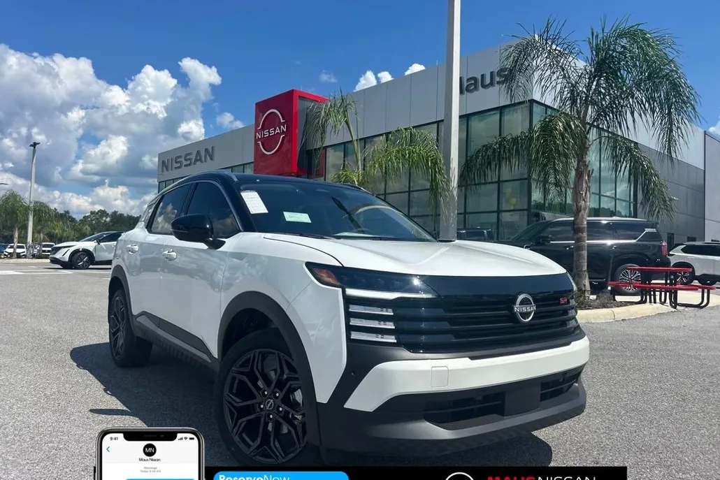 2025 Nissan Kicks SR photo 1