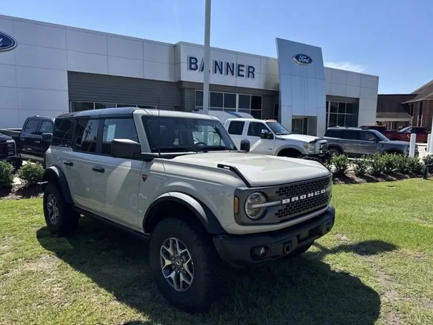 2025 Ford Bronco Badlands photo 1