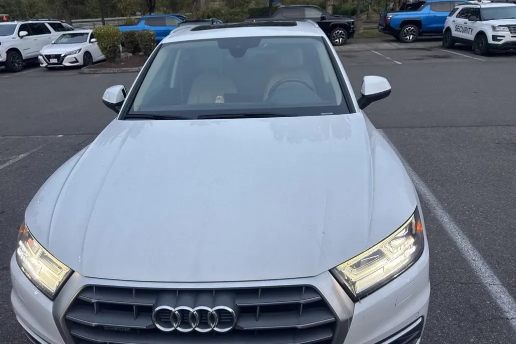2018 Audi Q5 Premium Plus photo 1