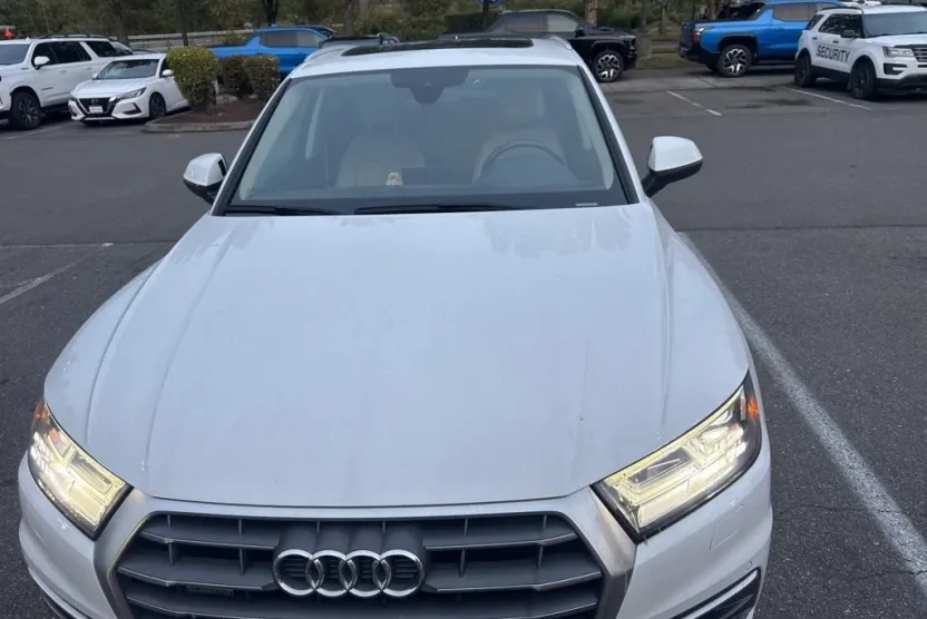 2018 Audi Q5 Premium Plus photo 1