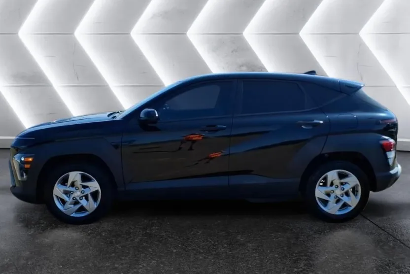 2024 Hyundai Kona SE photo 1