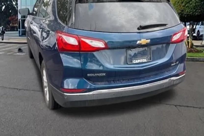 2021 Chevrolet Equinox LT photo 1