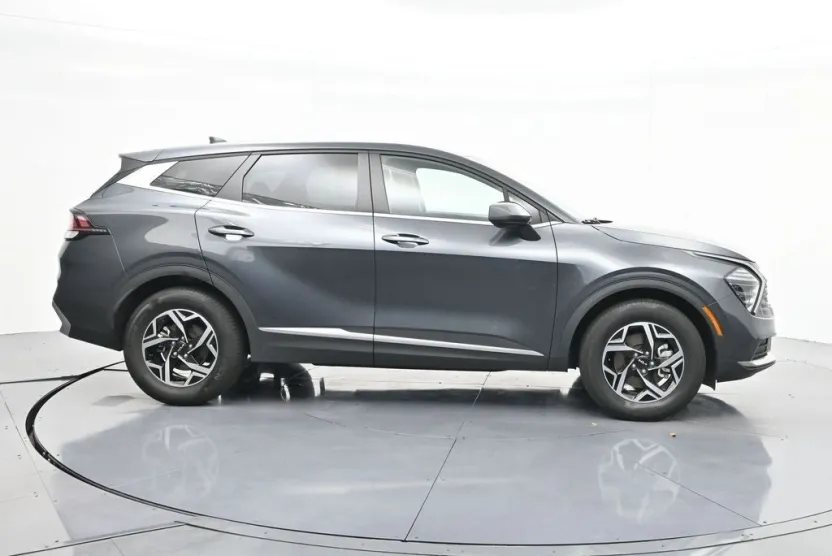 2024 Kia Sportage LX photo 1