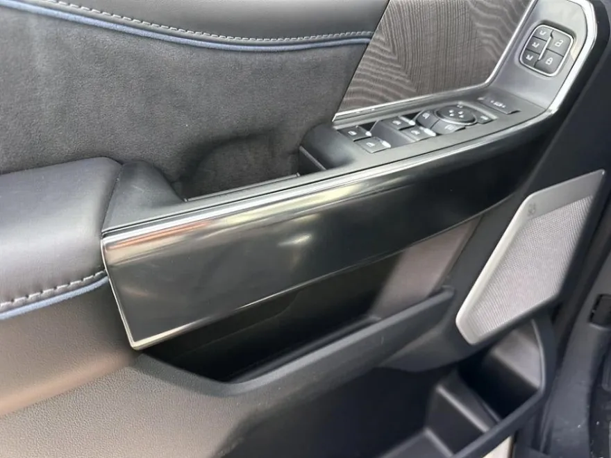 2025 Ford F-250 photo 38