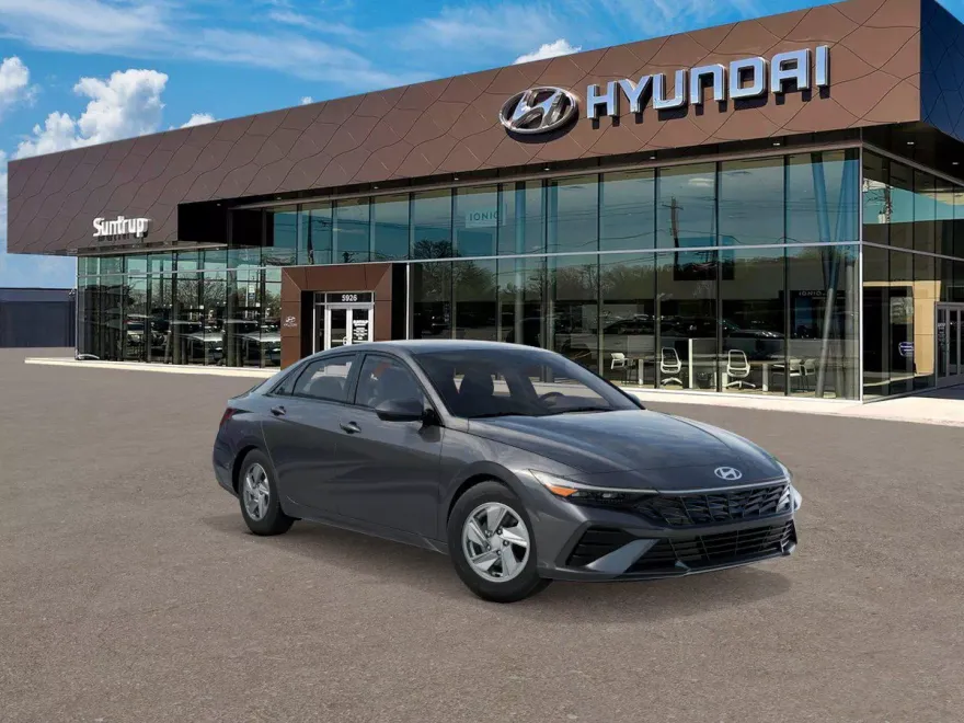 2025 Hyundai Elantra SE photo 1