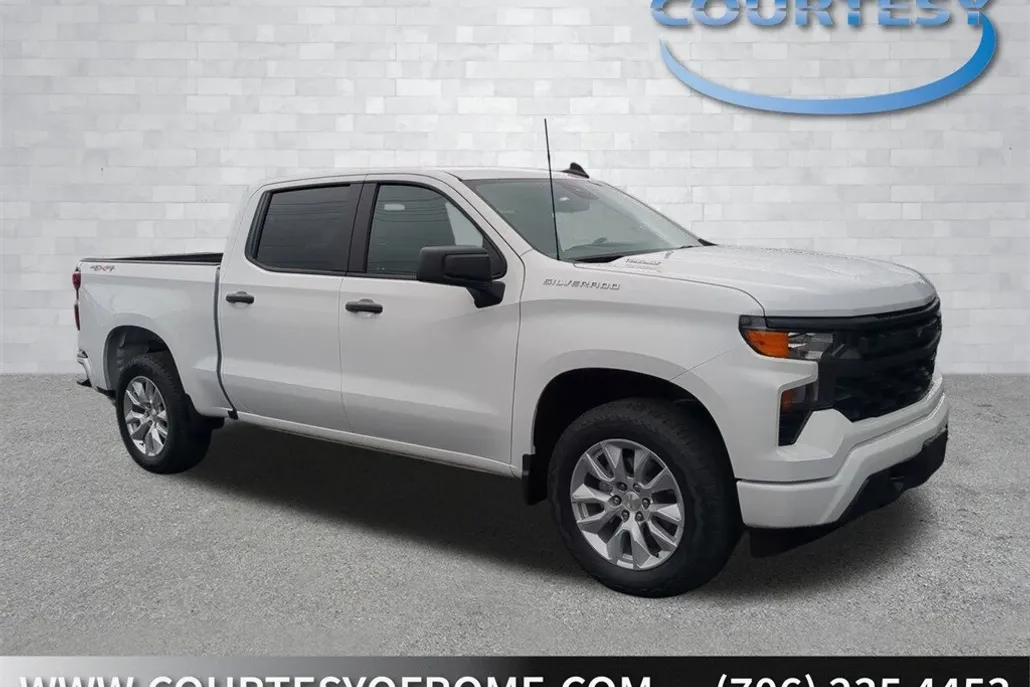 2025 Chevrolet Silverado 1500 Custom photo 1