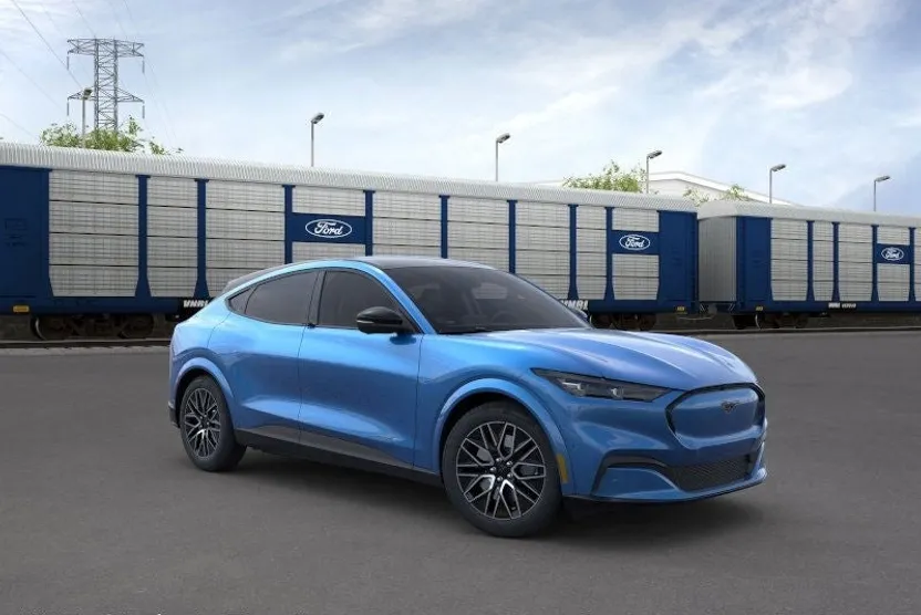 2025 Ford Mustang Mach-E Premium photo 1