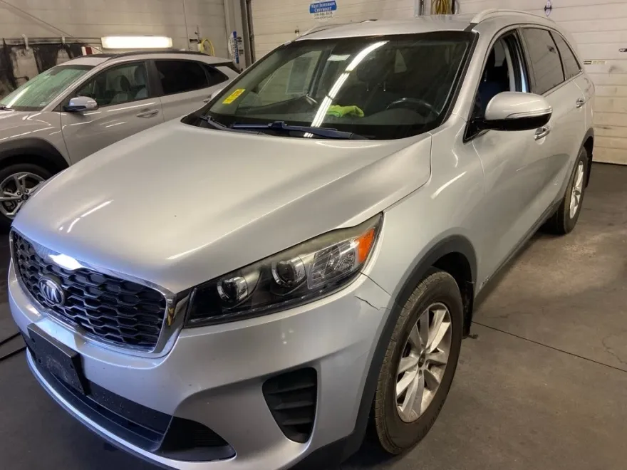 2019 Kia Sorento LX photo 1