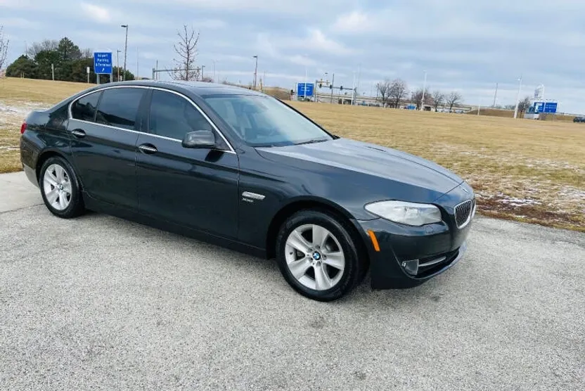 2012 Bmw 528xi 5-Series photo 1