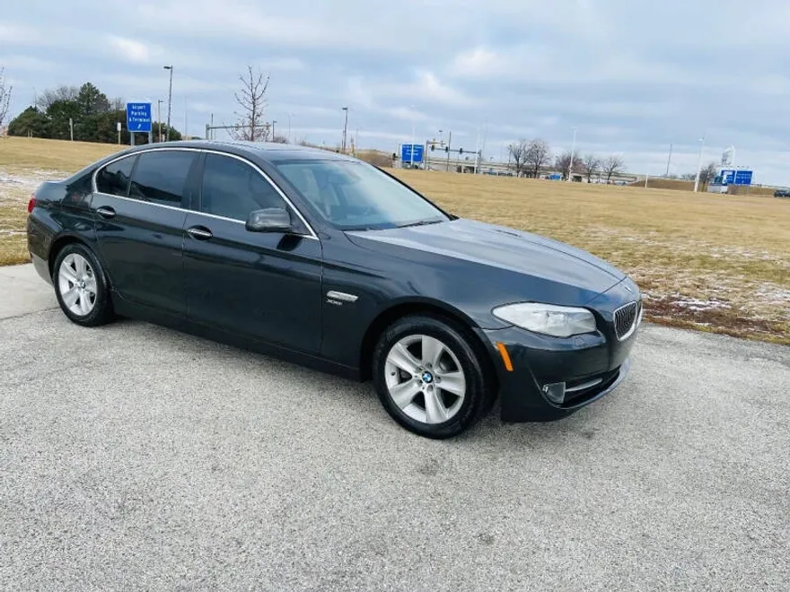 2012 Bmw 528xi 5-Series photo 1