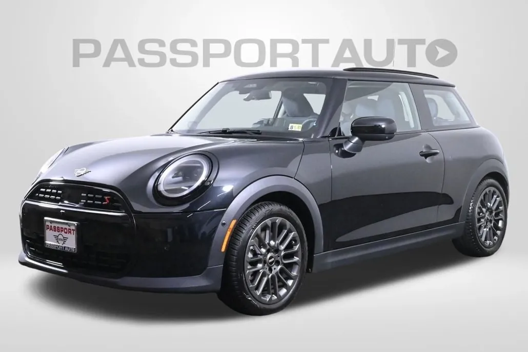 2025 Mini Cooper 2 Door Hardtop S Iconic photo 1