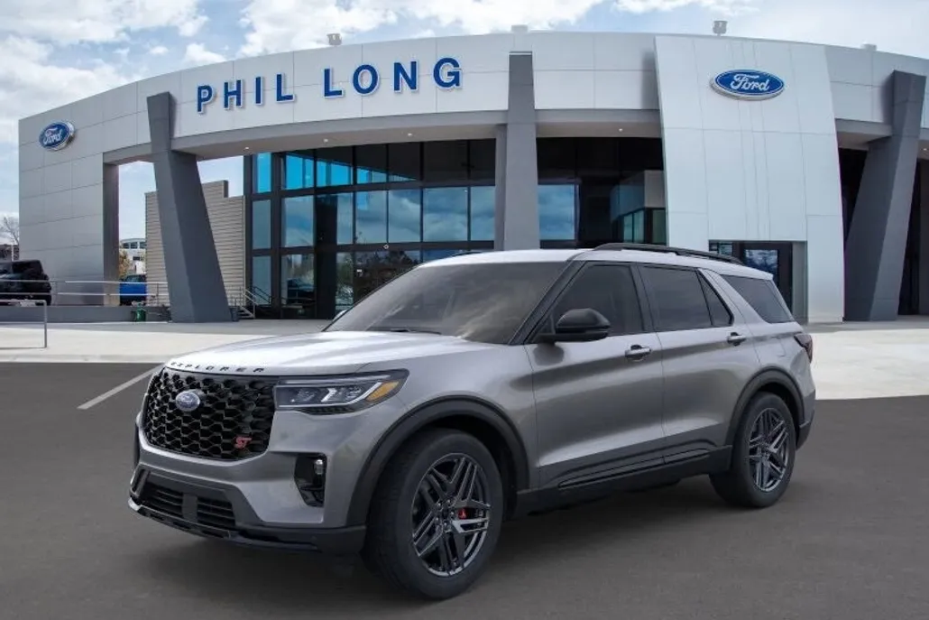 2025 Ford Explorer ST photo 1