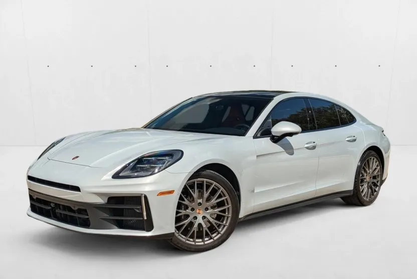 2024 Porsche Panamera 4 photo 1