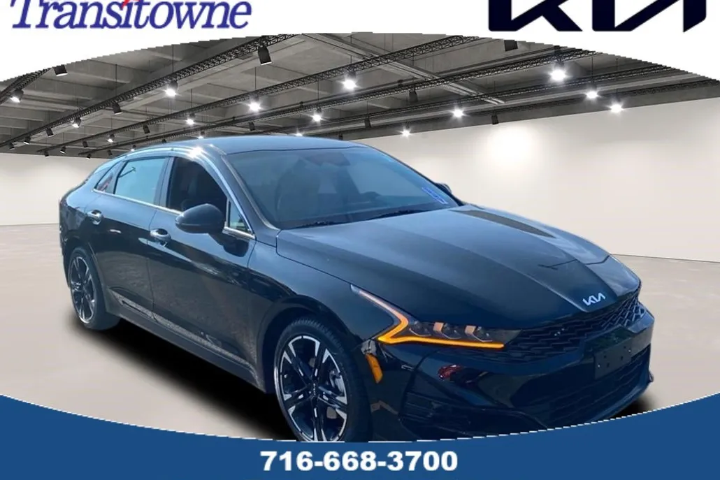 2023 Kia K5 GT-Line photo 1