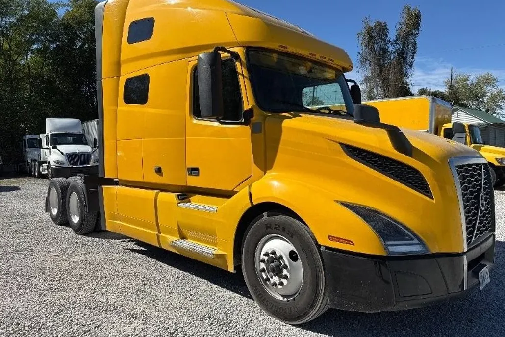 2022 Volvo Truck VNL photo 1