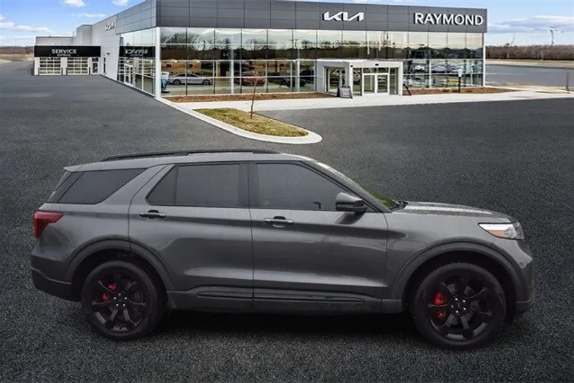 2020 Ford Explorer ST photo 1