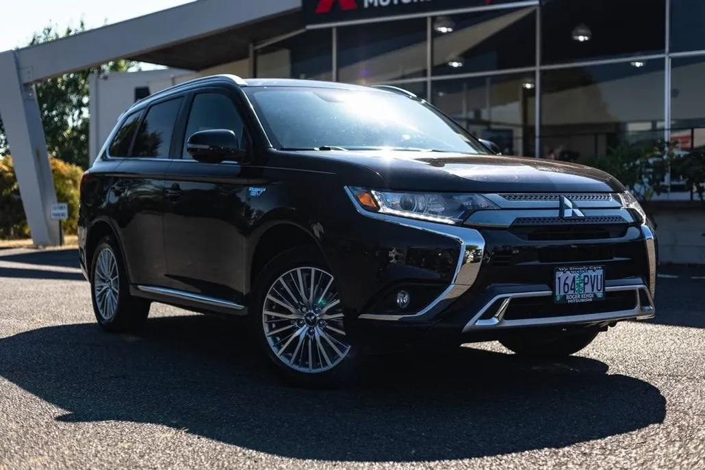 2020 Mitsubishi Outlander PHEV SEL photo 1