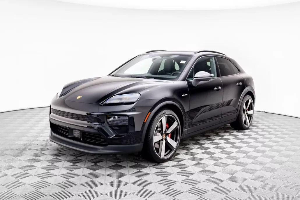 2025 Porsche Macan Electric photo 1
