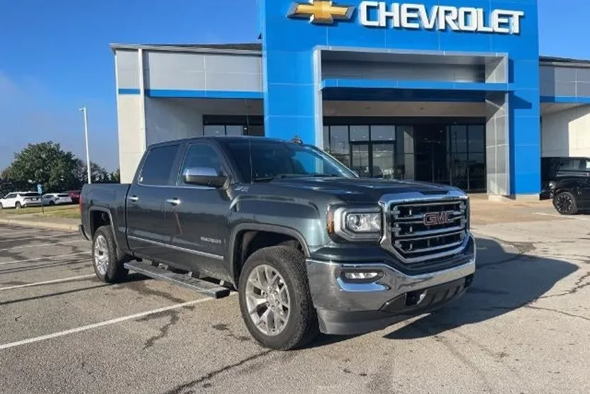 2017 Gmc Sierra 1500 SLT photo 1