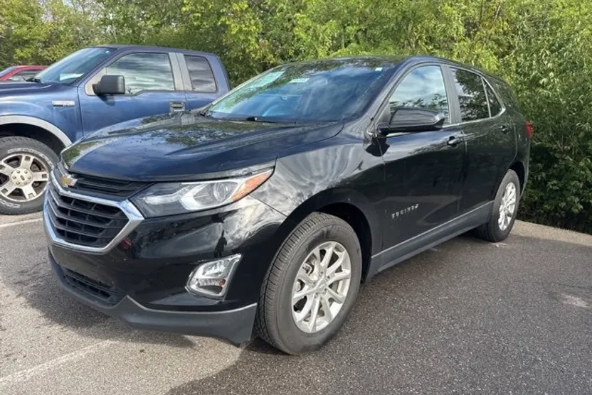 2021 Chevrolet Equinox LT photo 1