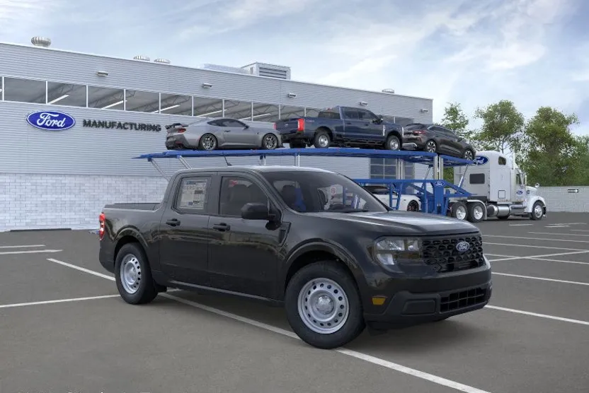 2025 Ford Maverick XL photo 1