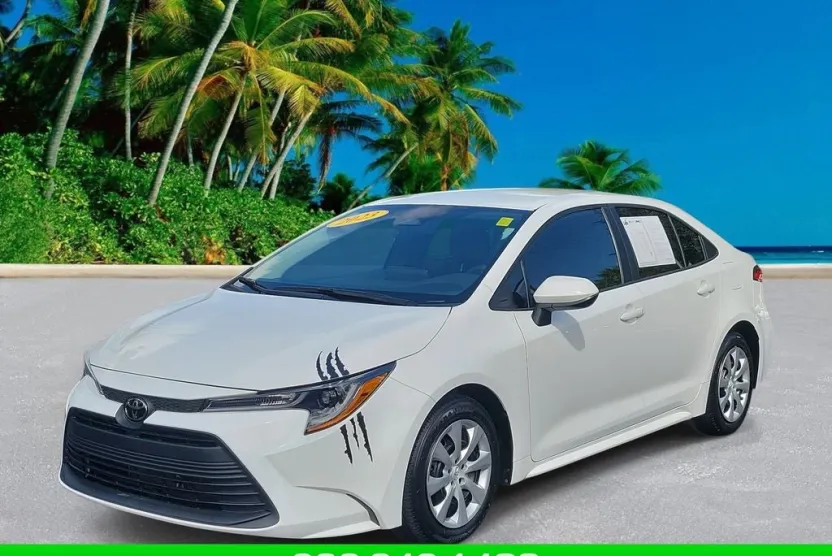 2023 Toyota Corolla LE photo 1