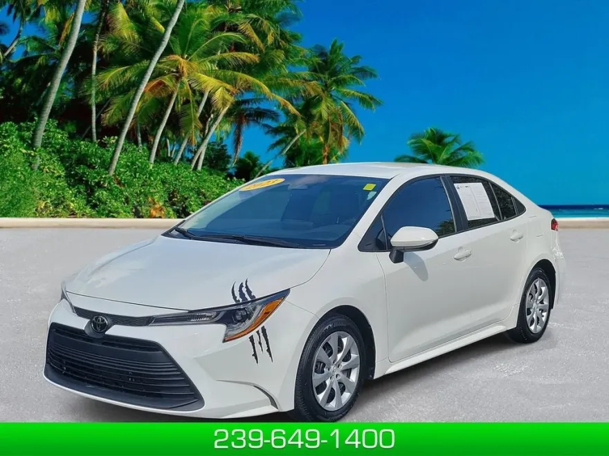2023 Toyota Corolla LE photo 1