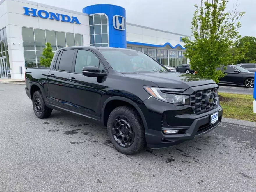 2025 Honda Ridgeline TrailSport photo 1