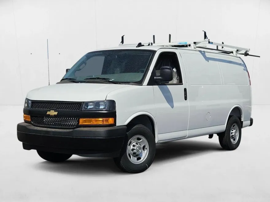 2025 Chevrolet Express Cargo 2500 Base photo 1
