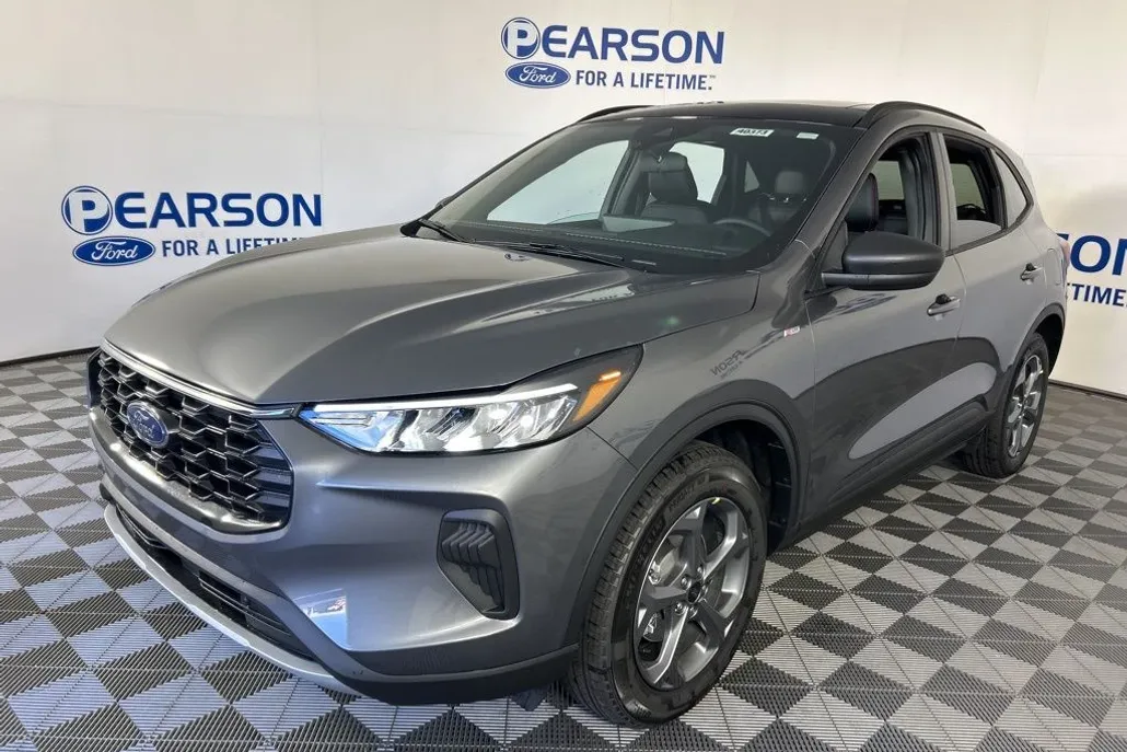 2026 Ford Escape ST-Line photo 1