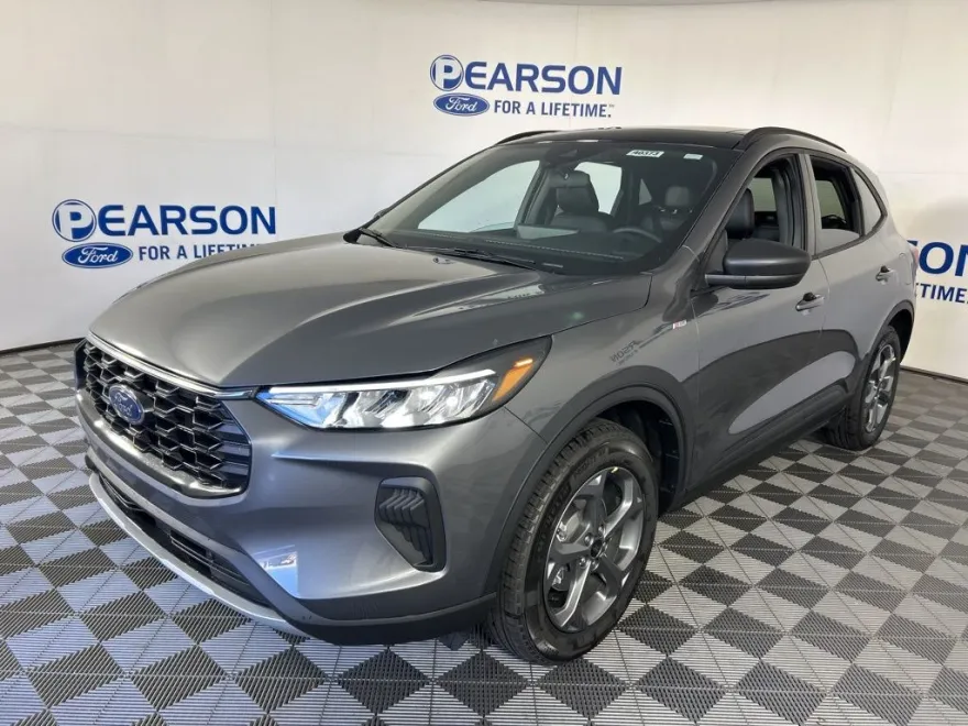 2026 Ford Escape ST-Line photo 1