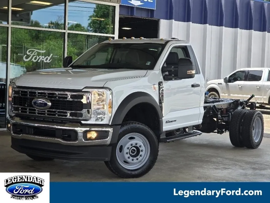 2025 Ford F-450 XLT photo 1