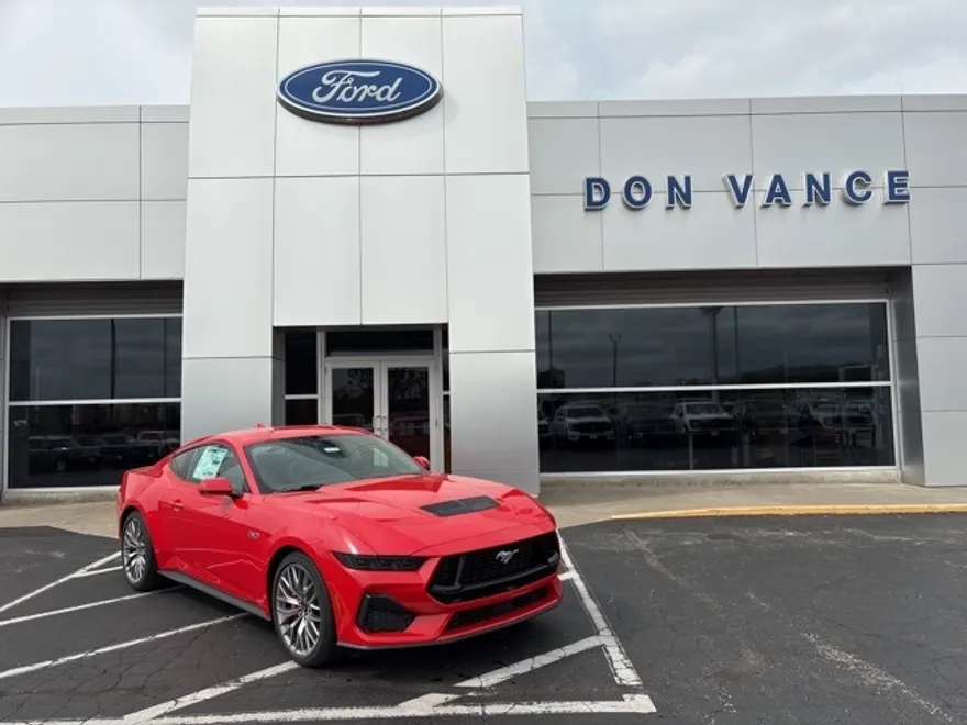 2025 Ford Mustang GT Premium photo 1