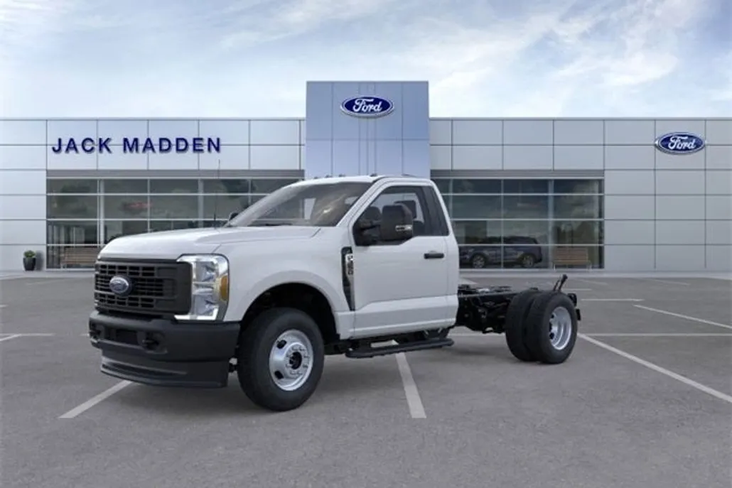 2025 Ford F-350 photo 1