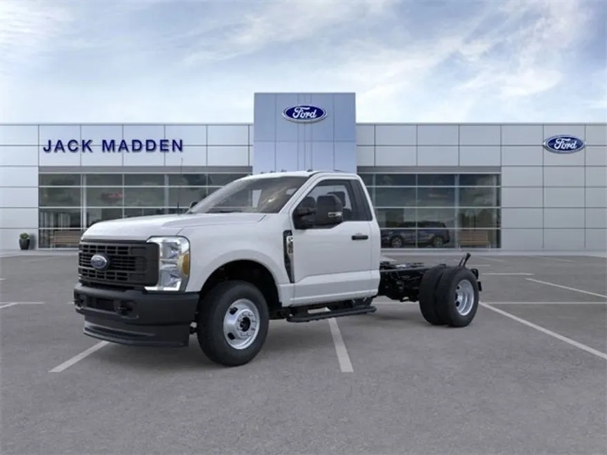 2025 Ford F-350 photo 1