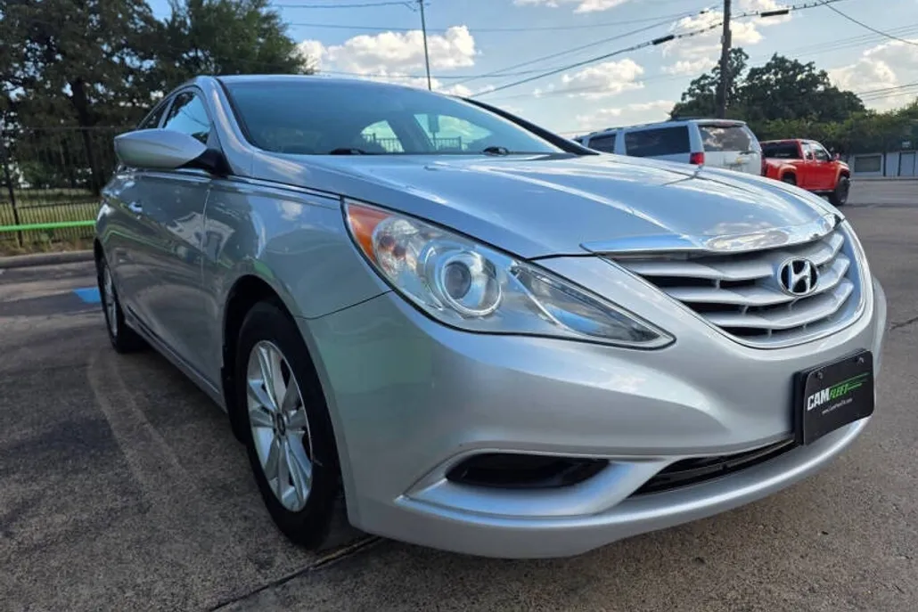 2013 Hyundai Sonata GLS photo 1