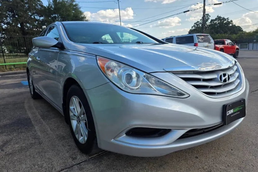 2013 Hyundai Sonata GLS photo 1