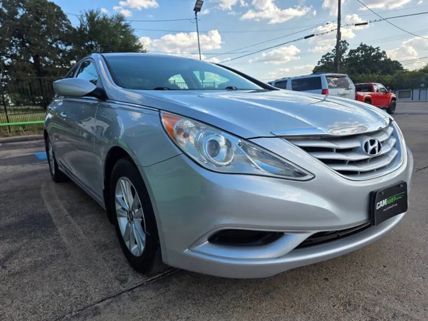 2013 Hyundai Sonata GLS photo 1
