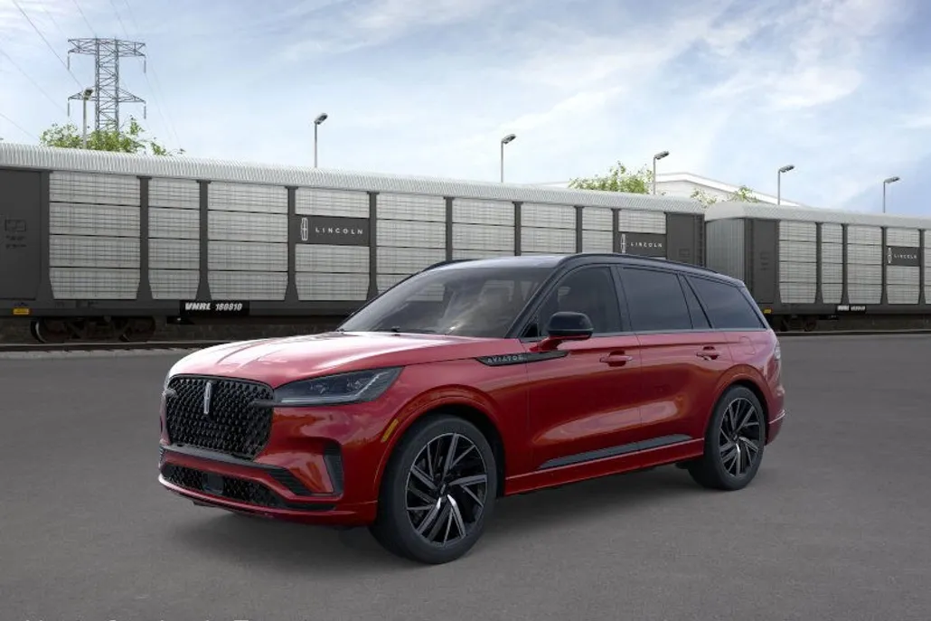 2025 Lincoln Aviator Black Label photo 1