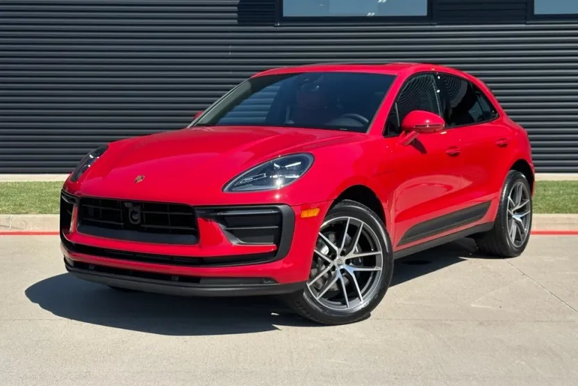 2026 Porsche Macan T photo 1