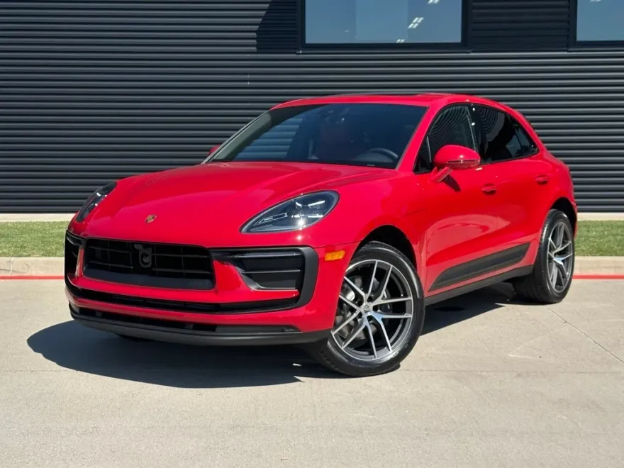 2026 Porsche Macan T photo 1