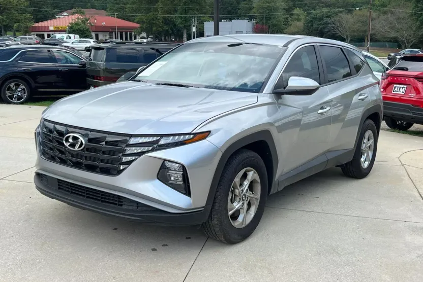 2024 Hyundai Tucson SE photo 1