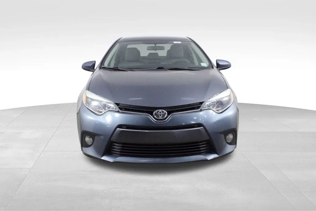 2015 Toyota Corolla LE Plus photo 1