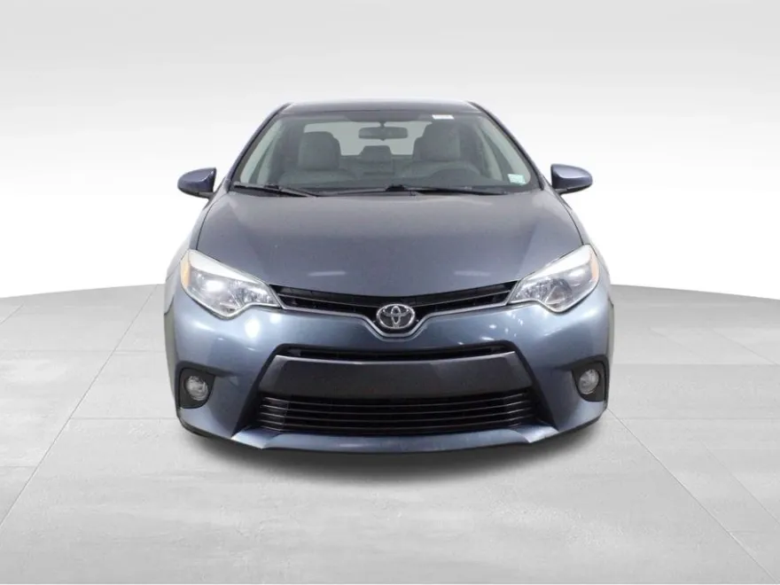 2015 Toyota Corolla LE Plus photo 1