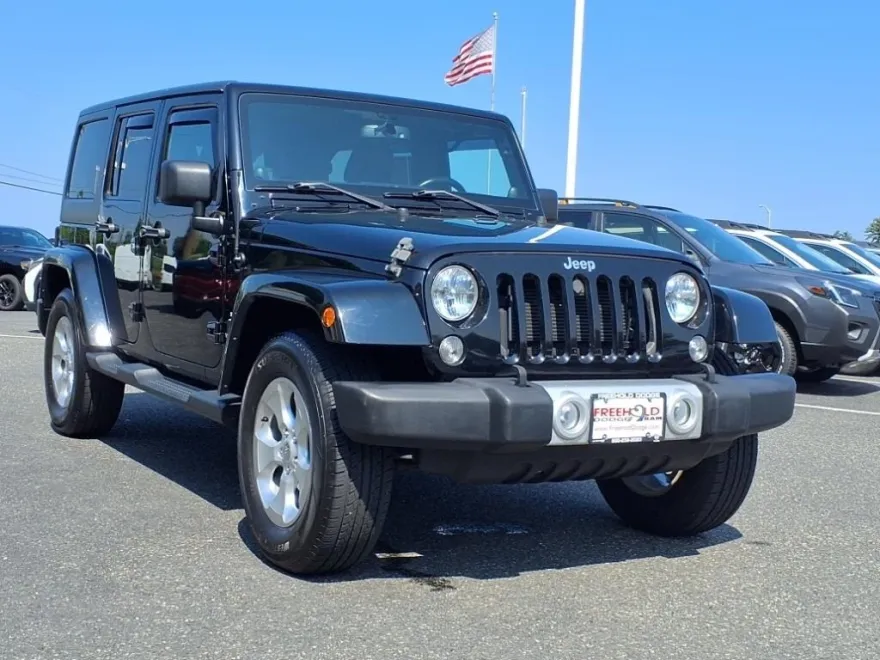 2014 Jeep Wrangler Unlimited Sahara photo 1