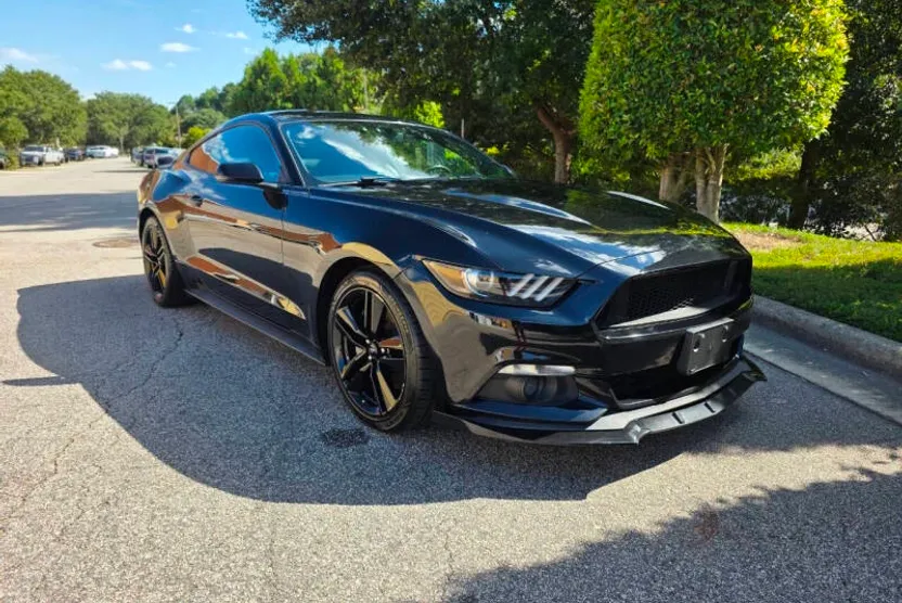 2017 Ford Mustang EcoBoost Premium photo 1